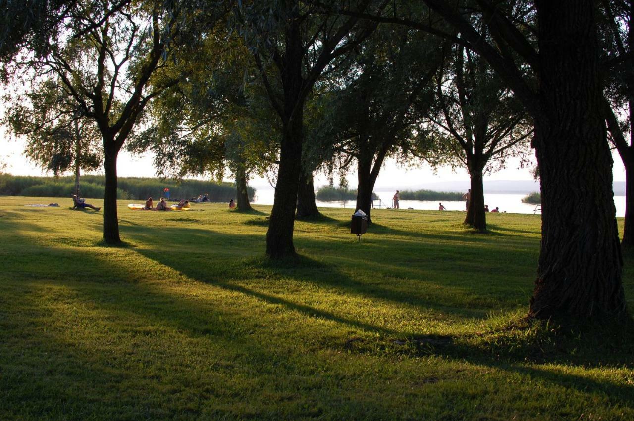 Balatonberény Lake House Farsang מראה חיצוני תמונה